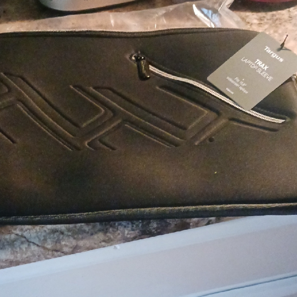 Targus Black Laptop Bag with Sleek Design and Durable Build